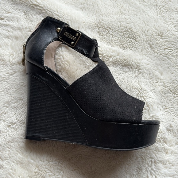 GUESS Black Peep Toe Wedge Heels –Chic Comfort with a Bold Edge Size 5.5 - Picture 2 of 12